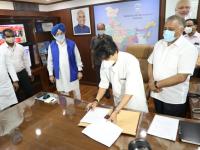  Sh Jyotiraditya Scindia takes charge as Minister of Civil Aviation