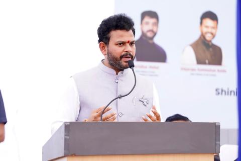 Hon’ble Union Minister Shri  @ramMNK  Ji today addressed the gathering at Hindon Airport on the occasion of #YatriSewaDiwas.