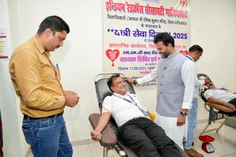 Hon’ble Union Minister Shri  @ramMNK  Ji today addressed the gathering at Hindon Airport on the occasion of #YatriSewaDiwas.